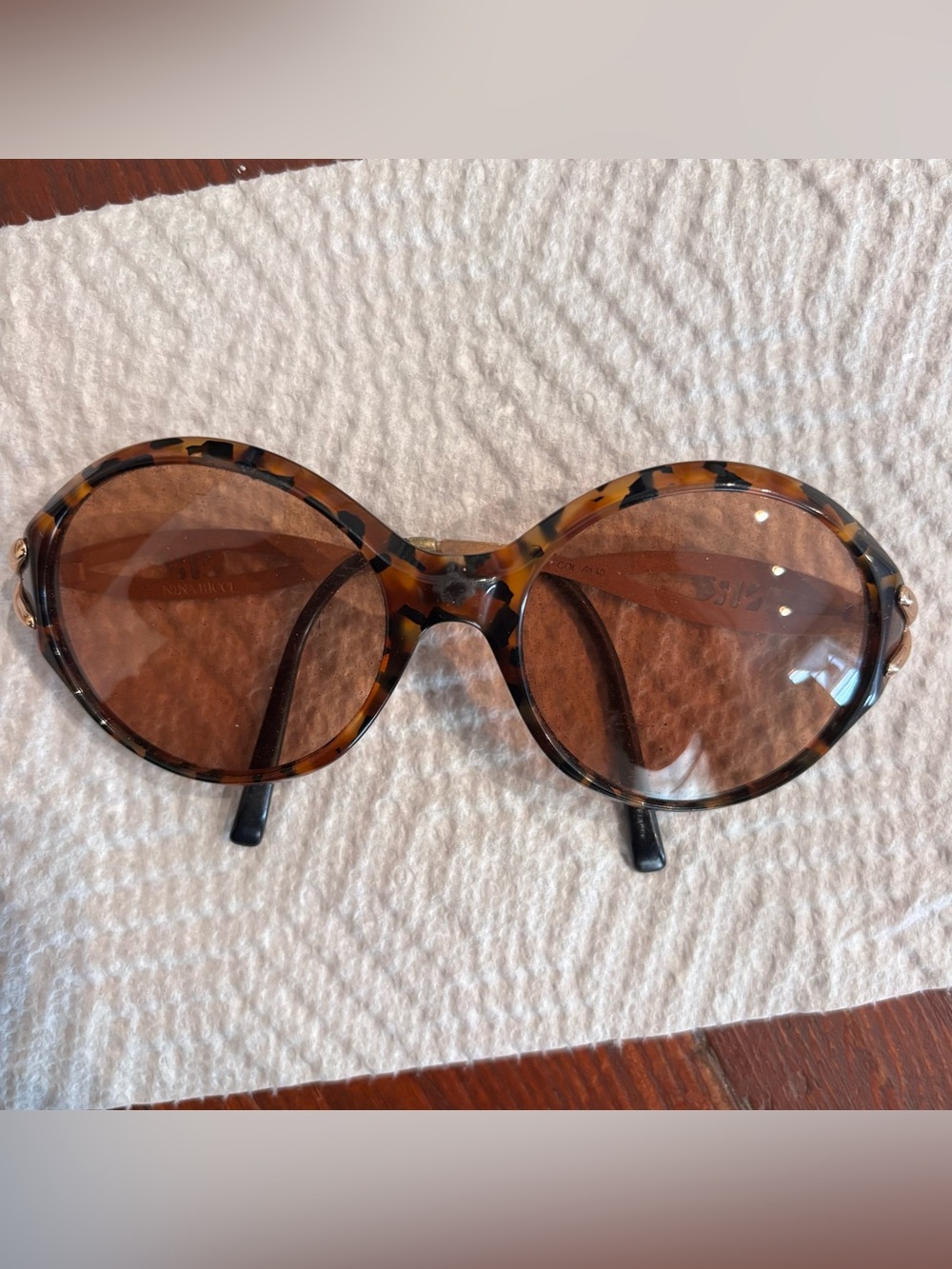 Nina Ricci Tortoiseshell Round Women's Sunglasses - Unbranded